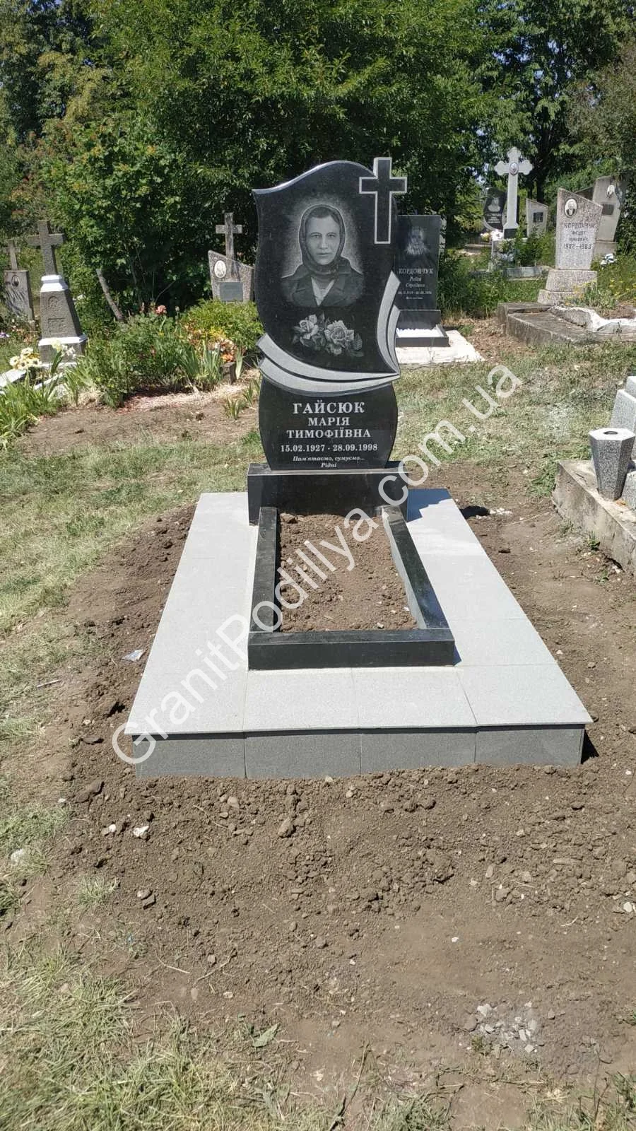 Подвійний пам'ятник з граніту - Кам'янець-Подільський | GranitPodillya